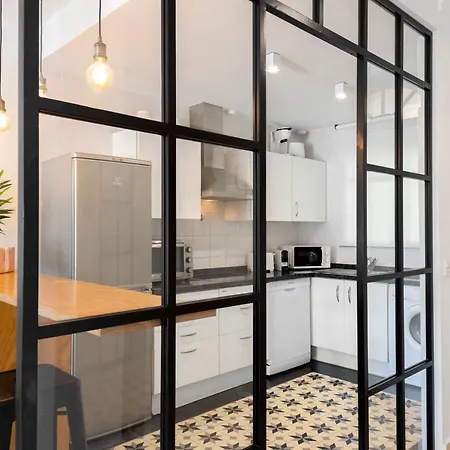 Bright 2 Bedroom With Parking Space And Swimming Pools In Aloha Gardens