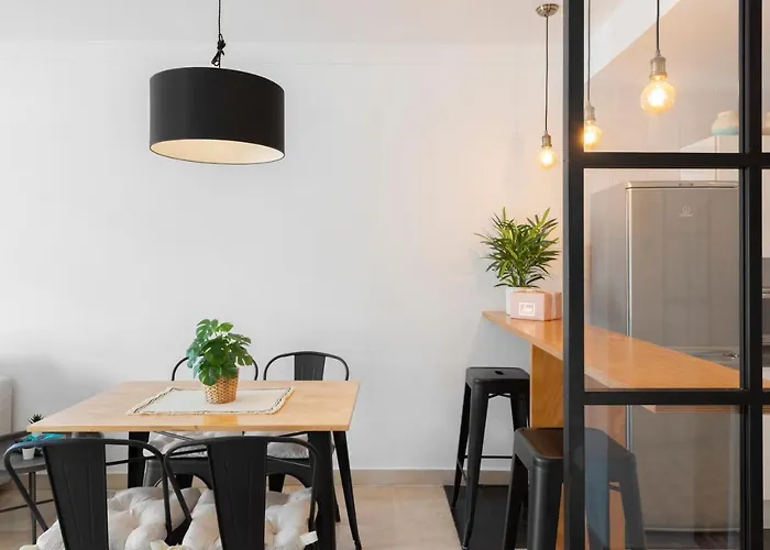 アパート Bright 2 Bedroom With Parking Space And Swimming Pools In Aloha Gardens マルベーリャ