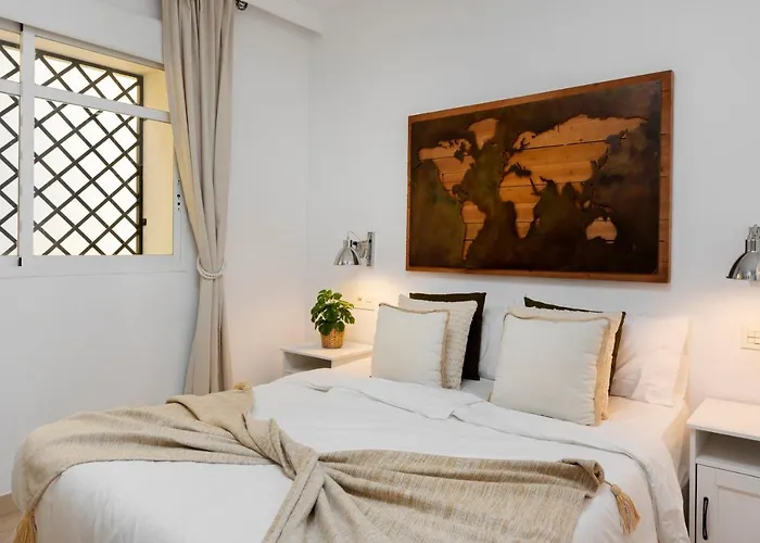 Bright 2 Bedroom With Parking Space And Swimming Pools In Aloha Gardens アパート マルベーリャ