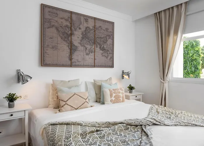 アパート Bright 2 Bedroom With Parking Space And Swimming Pools In Aloha Gardens