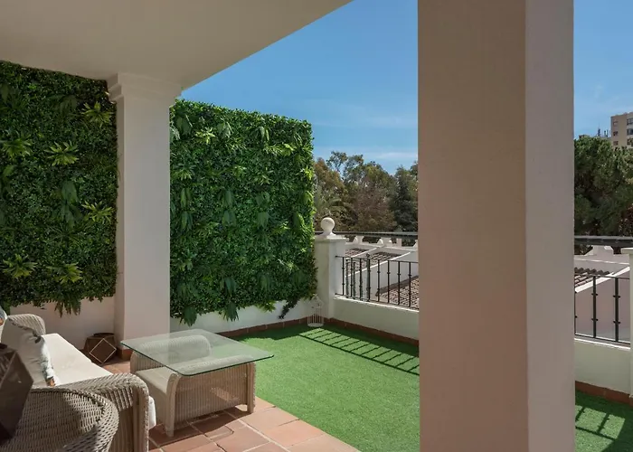 アパート Bright 2 Bedroom With Parking Space And Swimming Pools In Aloha Gardens