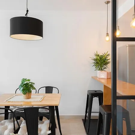 Апартаменты Bright 2 Bedroom With Parking Space And Swimming Pools In Aloha Gardens Марбелья