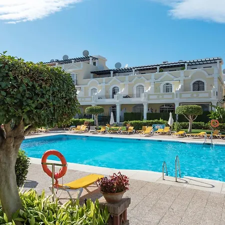 Apartamento Bright 2 Bedroom With Parking Space And Swimming Pools In Aloha Gardens *